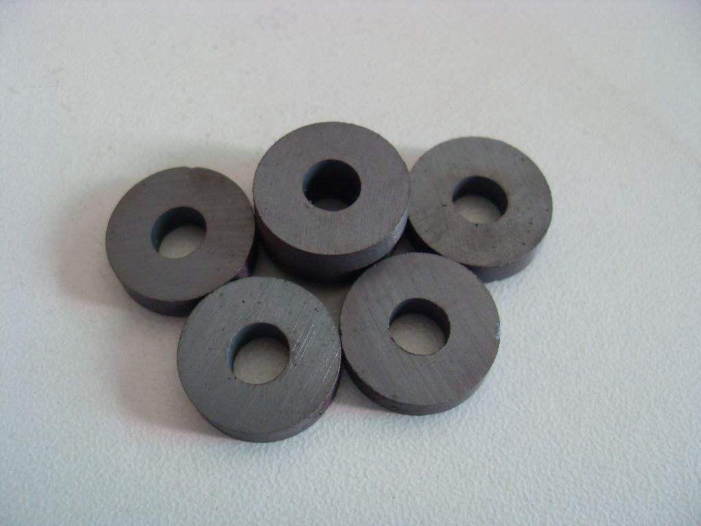 Ferrite magnet